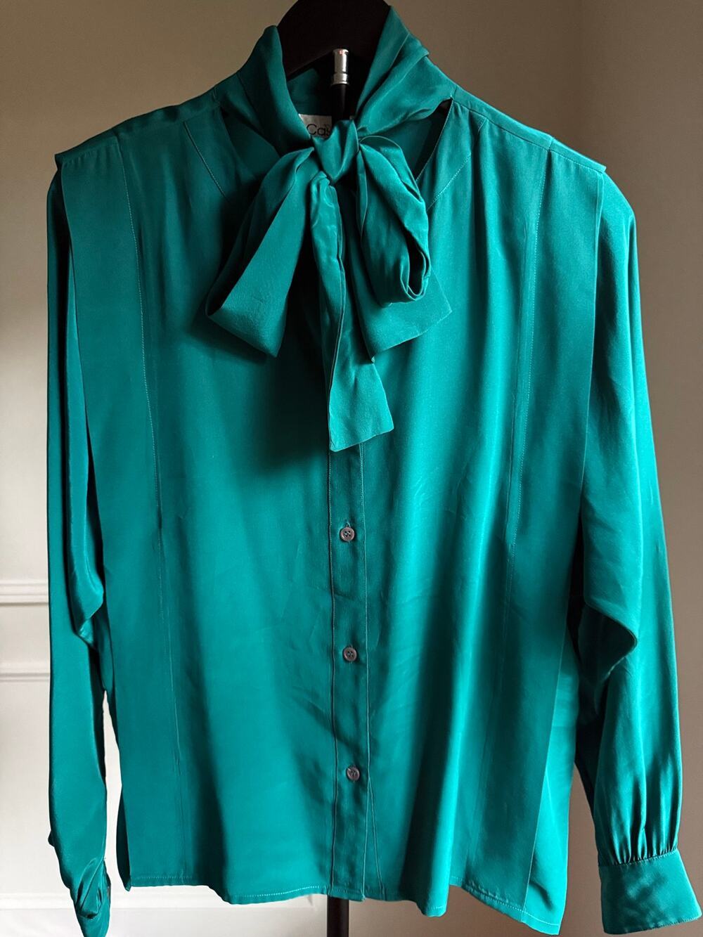 Casant 100% Silk Emerald Green Tie Neck Blouse Hong Kong Vintage Size 10
